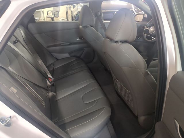 2025 Hyundai Elantra SEL - Photo 18