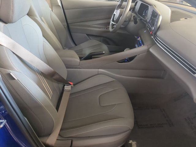 2025 Hyundai Elantra SEL - Photo 18