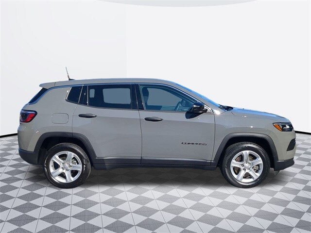 2023 Jeep Compass Sport photo 4