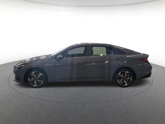 2022 Hyundai Elantra Limited - Photo 8