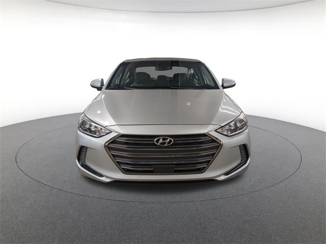 2017 Hyundai Elantra Limited photo 2