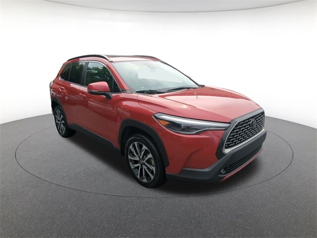 2022 Toyota Corolla Cross XLE photo 3