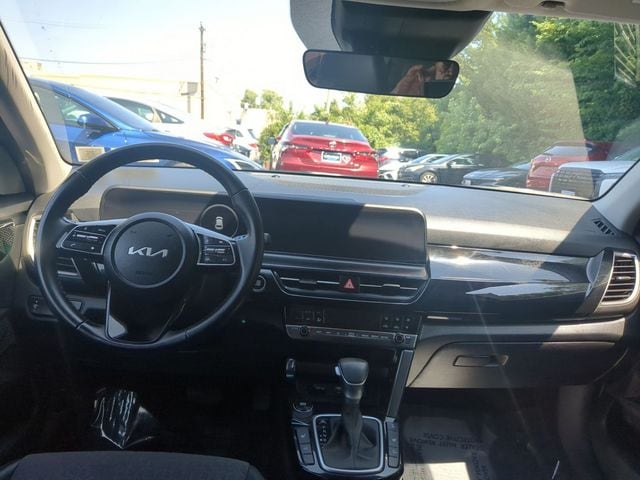 2024 Kia Seltos S - Photo 13