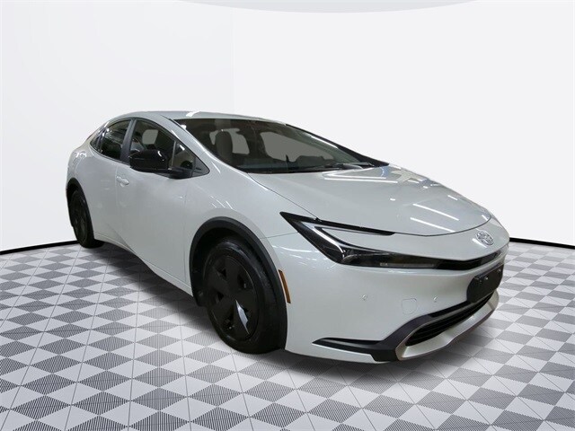 2024 Toyota Prius Prime SE photo 3