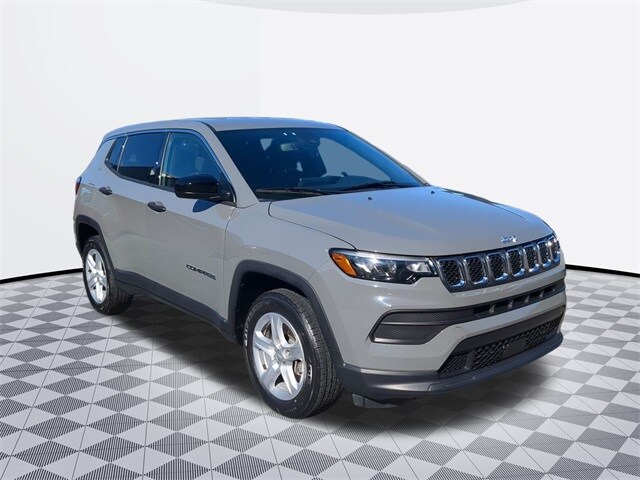 2023 Jeep Compass Sport photo 3