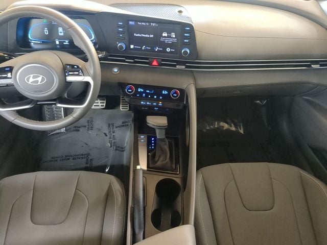 2025 Hyundai Elantra SEL - Photo 12
