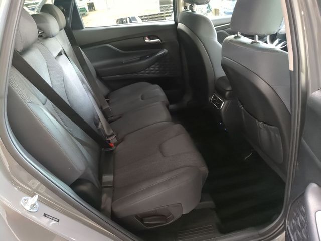 2021 Hyundai Santa Fe SE - Photo 17