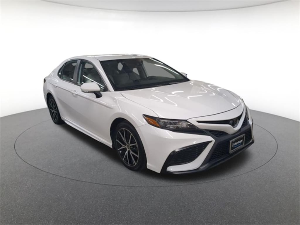 Used 2022 Toyota Camry SE Sedan