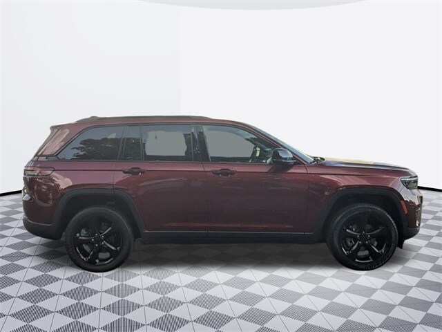 2023 Jeep Grand Cherokee Altitude photo 4