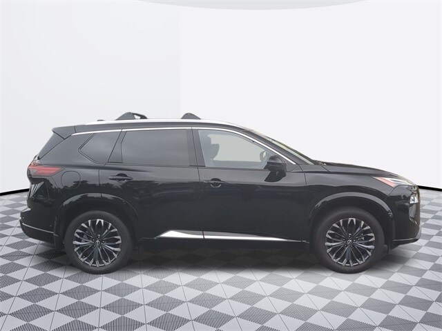 2024 Nissan Rogue Platinum AWD photo 4