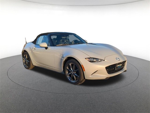 2016 Mazda MX-5 Miata Miata Grand Touring photo 3