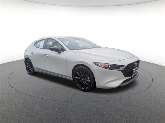 2025 Mazda Mazda3 2.5 Select Sport Hatchback photo 3