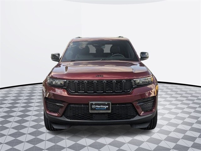 2023 Jeep Grand Cherokee Altitude photo 2