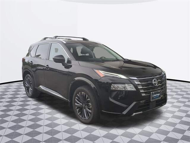 2024 Nissan Rogue Platinum AWD photo 3