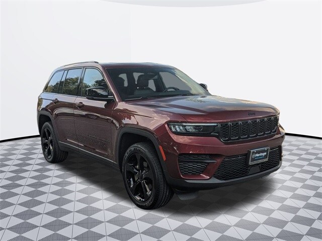 2023 Jeep Grand Cherokee Altitude photo 3