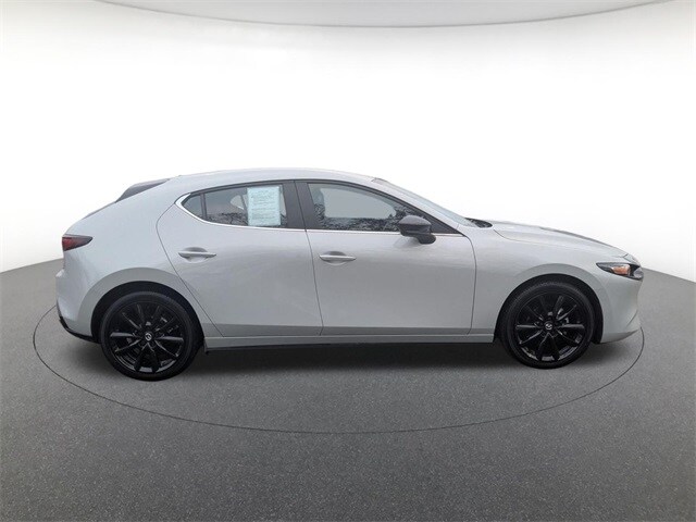 2025 Mazda Mazda3 2.5 Select Sport Hatchback photo 4