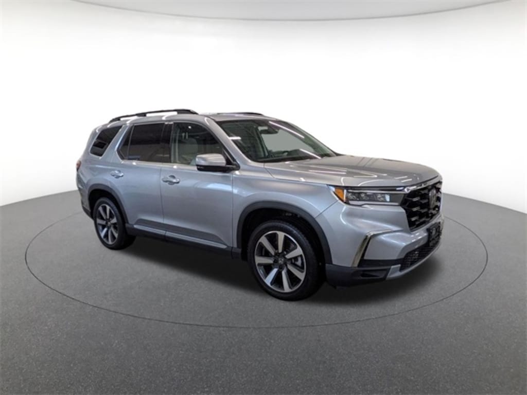 Used 2025 Honda Pilot Touring SUV