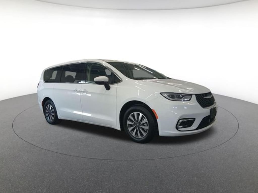 Used 2023 Chrysler Pacifica Hybrid Touring L Minivan/Van