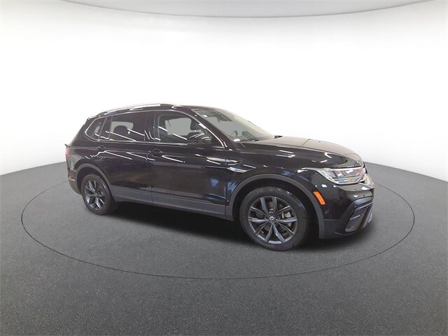 2022 Volkswagen Tiguan SE photo 3
