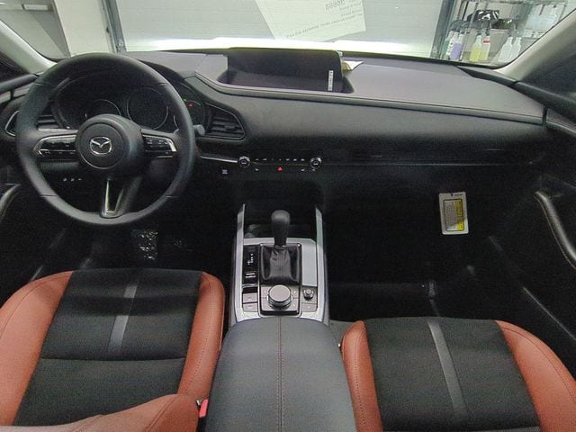 2025 Mazda CX-30 Carbon Turbo - Photo 7