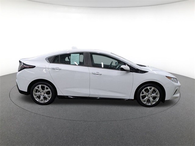 2017 Chevrolet Volt Premier photo 3