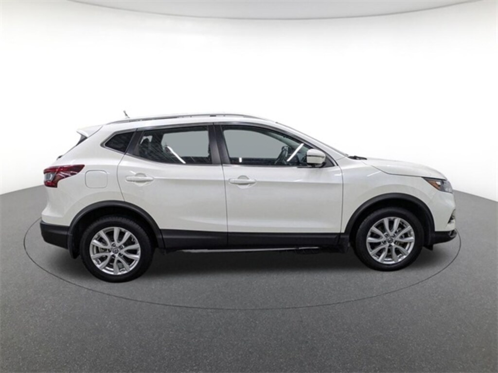 Used 2022 Nissan Rogue Sport SV SUV