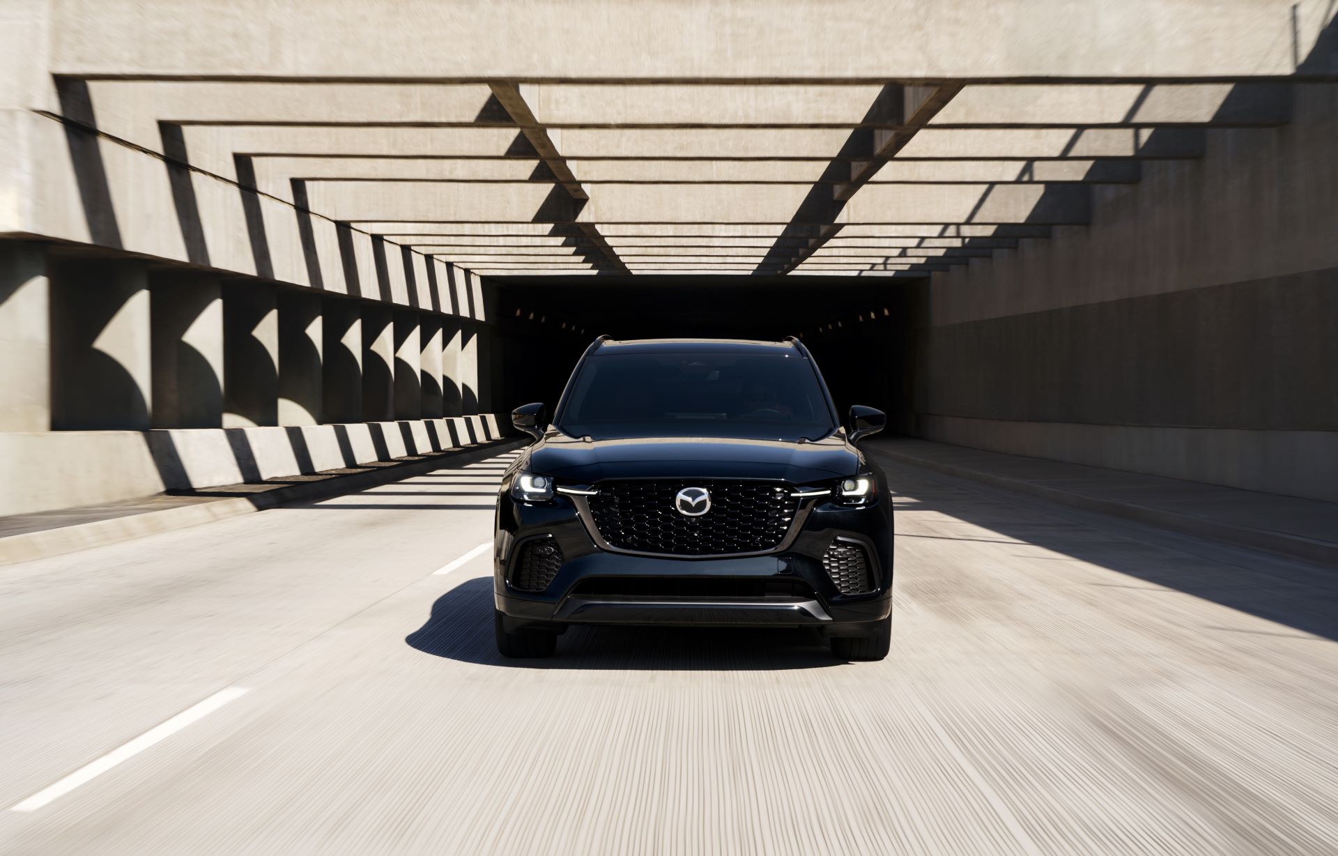 2025-Mazda-CX-70-front-view-web.jpg