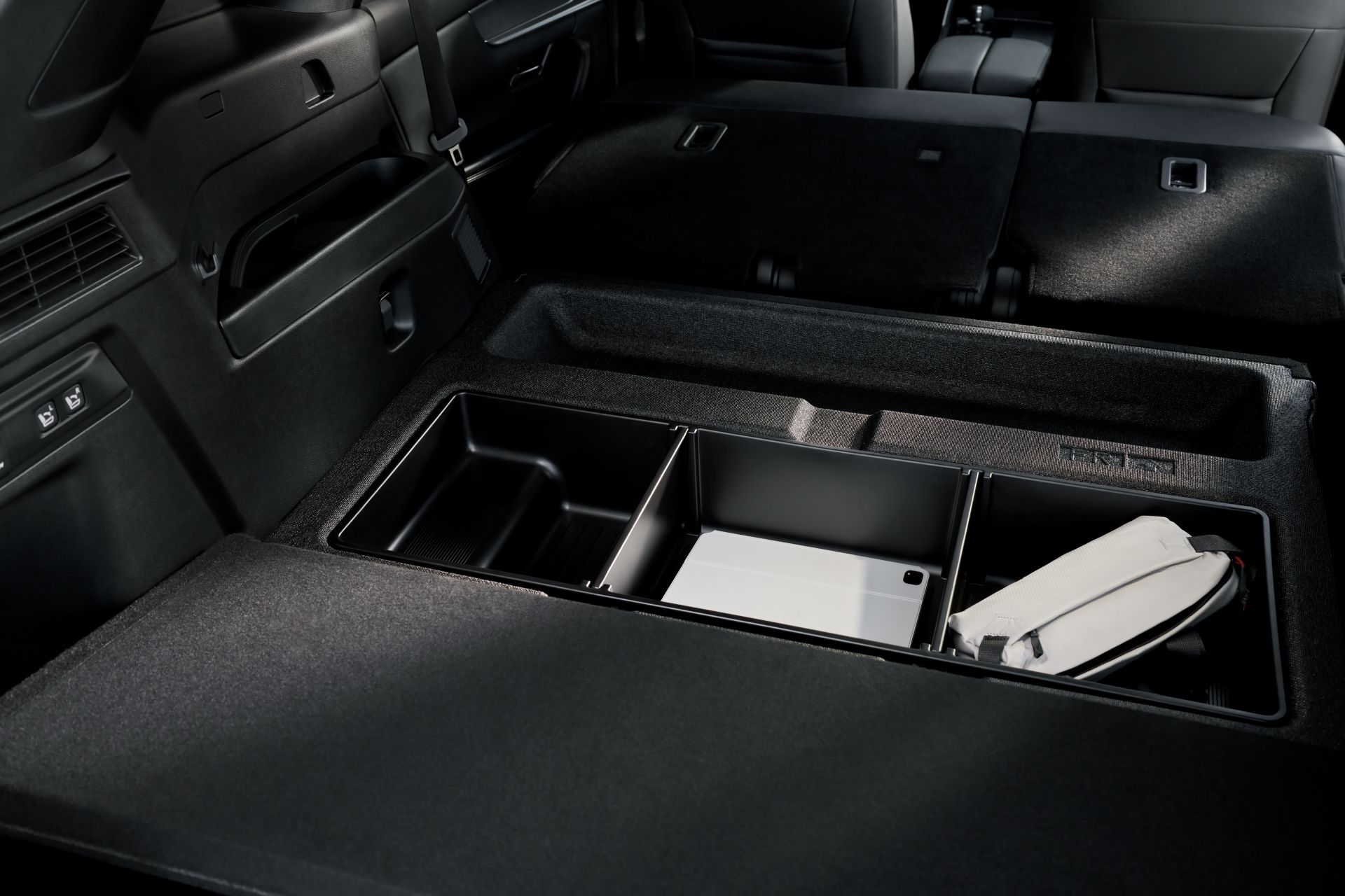 2025-Mazda-CX-70-accessories.jpg