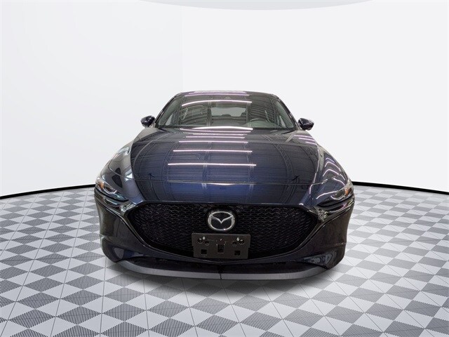 2021 Mazda Mazda3 Select Hatchback photo 2