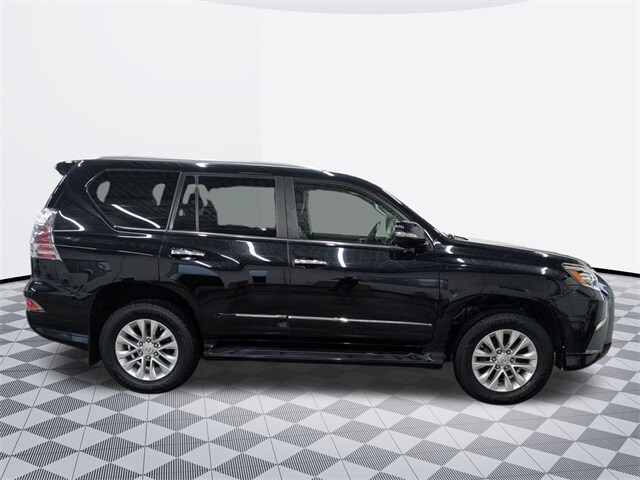 2017 Lexus GX 460 Premium photo 4