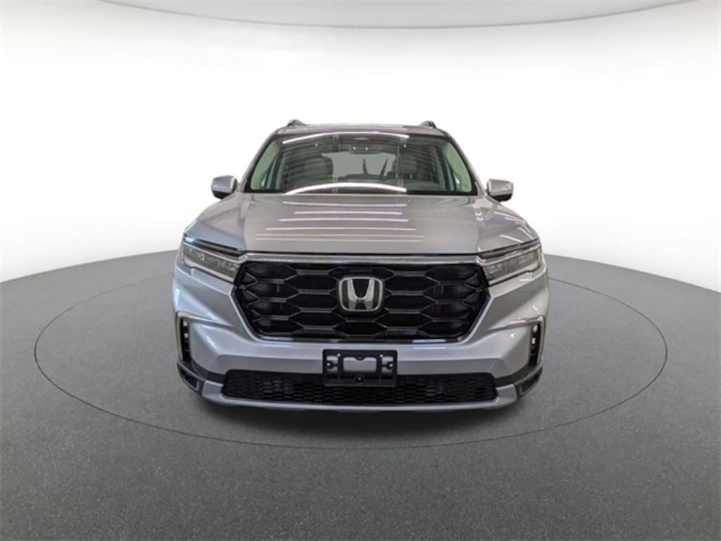 Used 2025 Honda Pilot Touring SUV