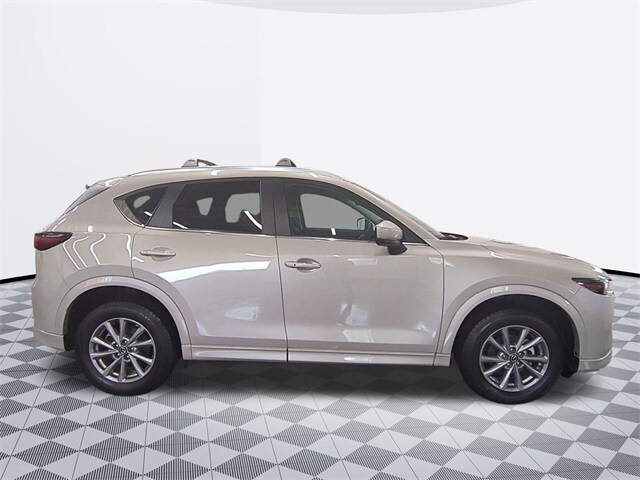 2024 Mazda CX-5 2.5 S Preferred photo 4