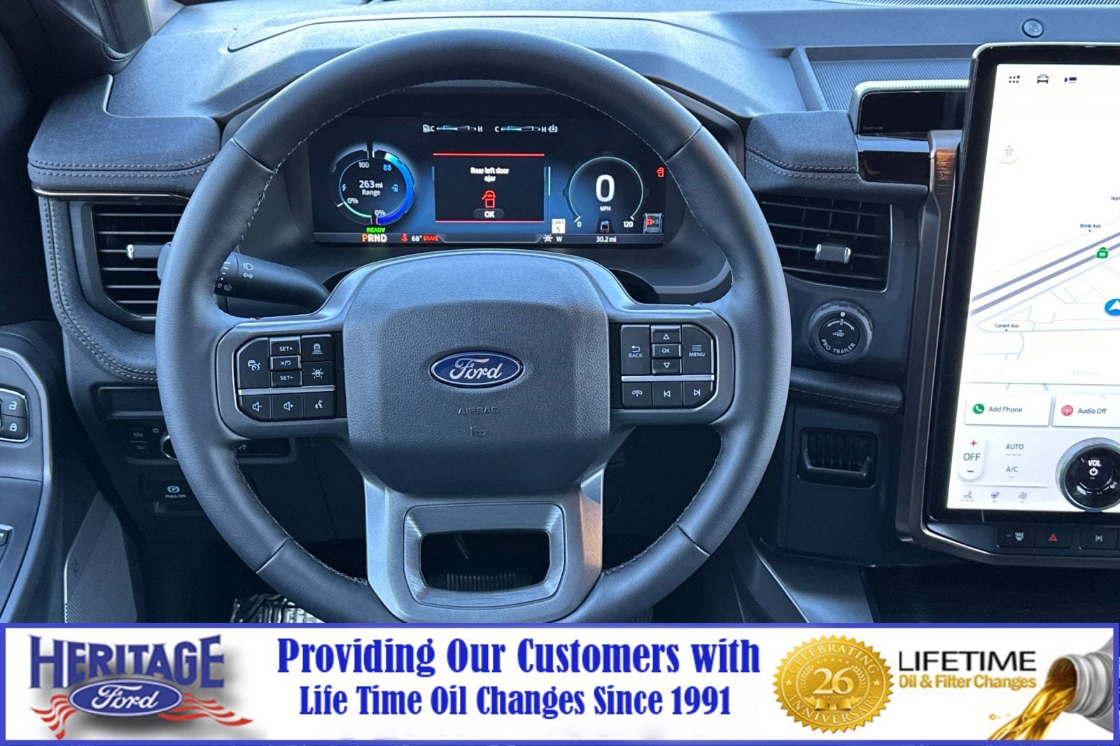 2025 Ford F-150 Lightning Lariat photo 13