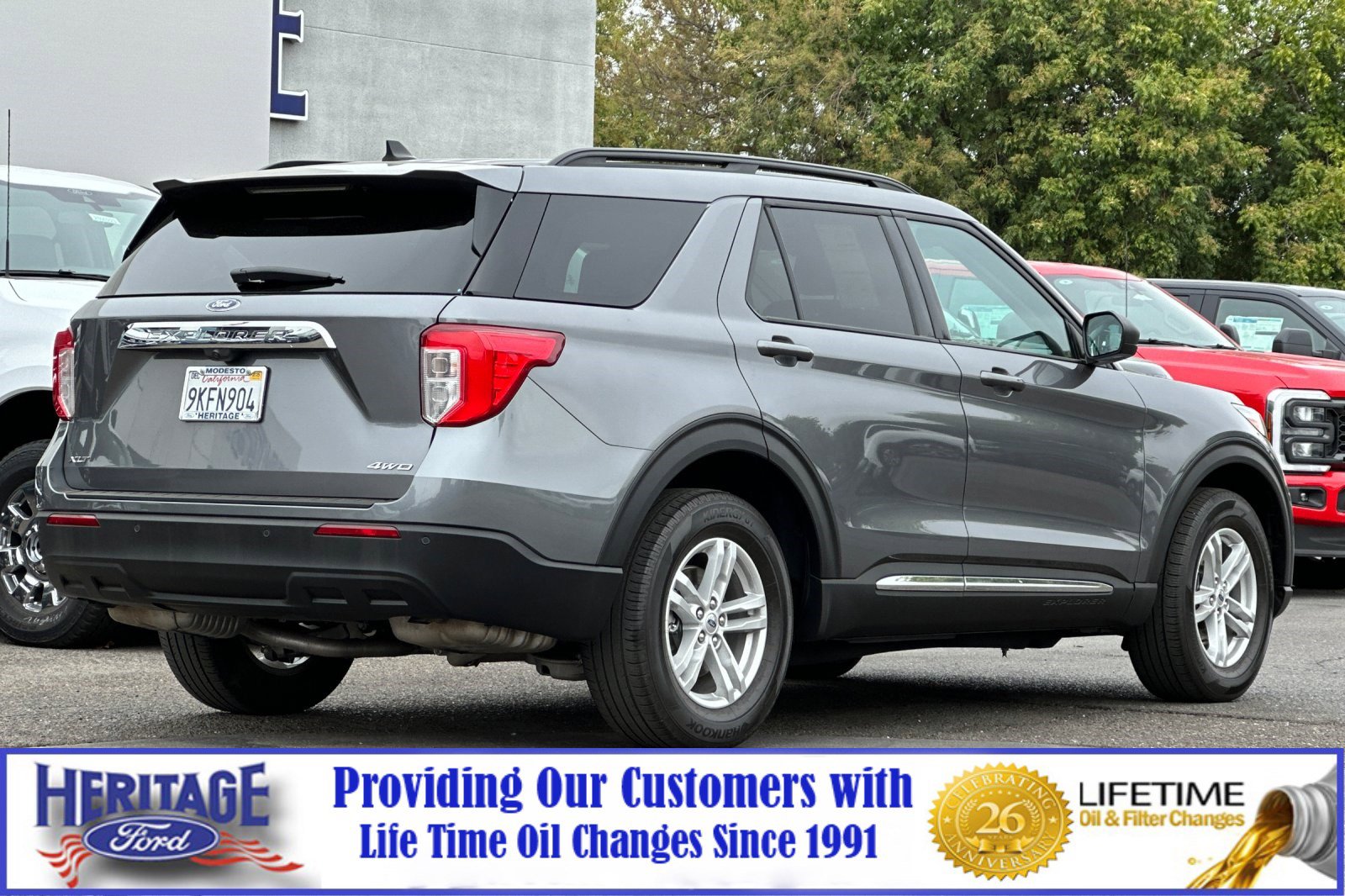 2023 Ford Explorer XLT photo 3