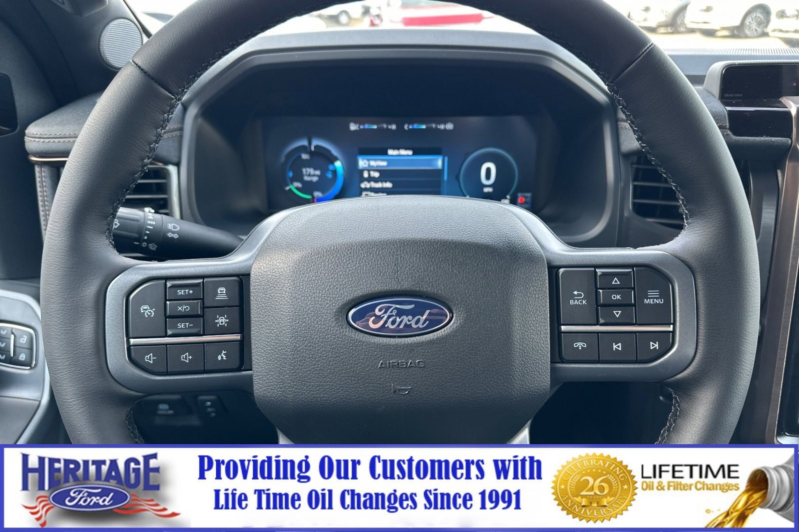 2025 Ford F-150 Lightning Lariat photo 19