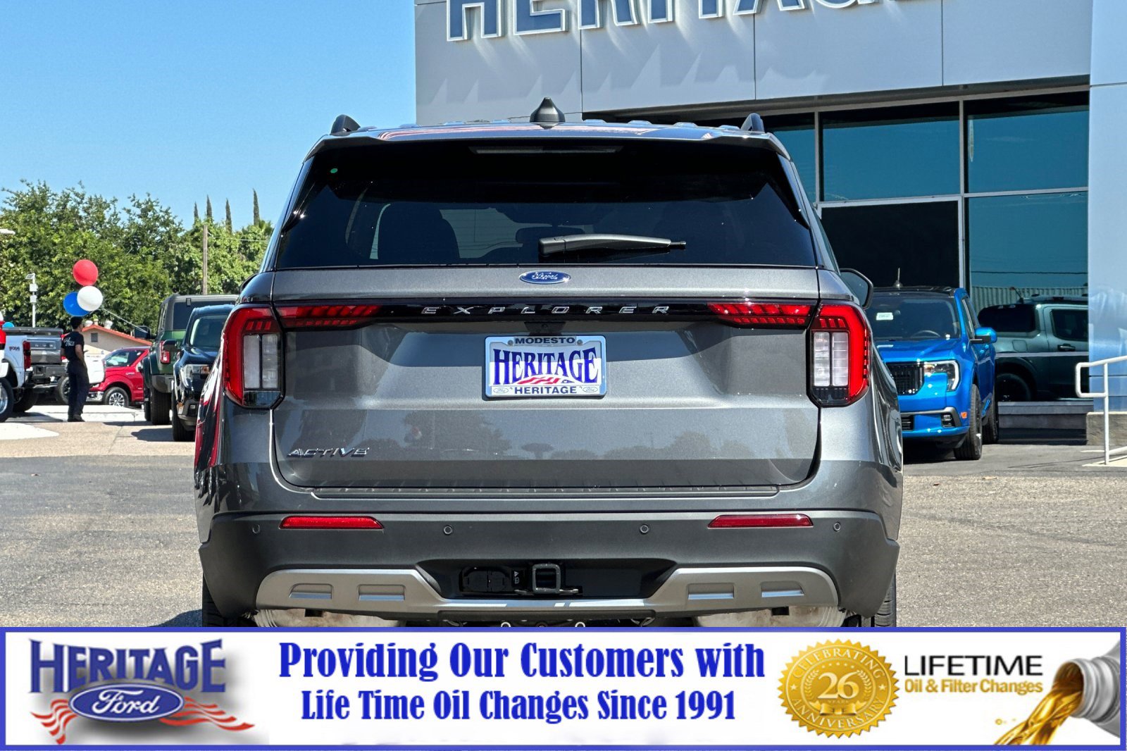 2025 Ford Explorer photo 4