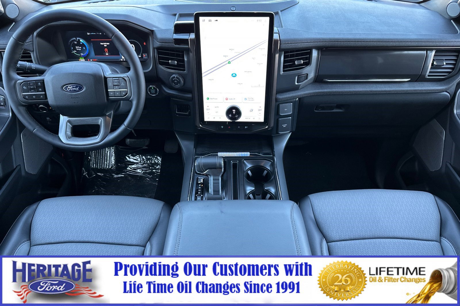 2025 Ford F-150 Lightning Lariat photo 12