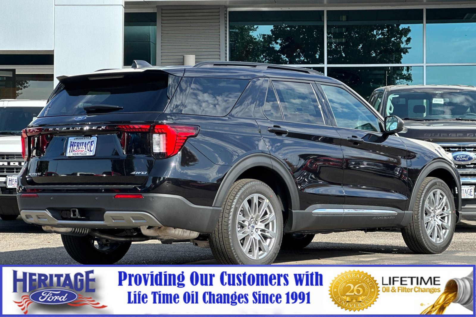 2025 Ford Explorer photo 3