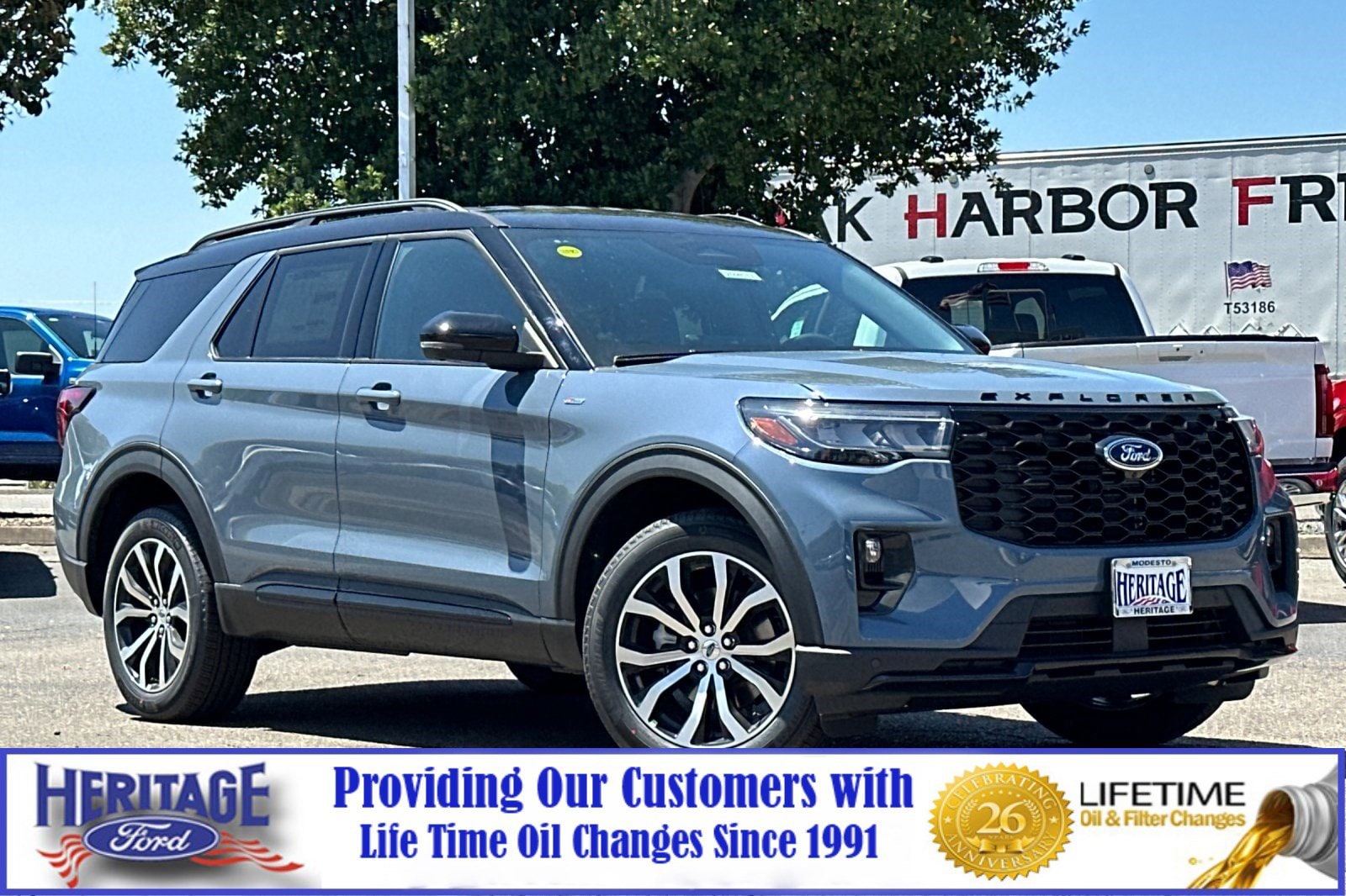 2025 Ford Explorer ST-LINE's photo