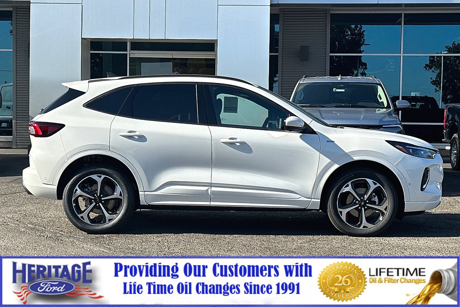 2023 Ford Escape ST-Line Elite photo 2