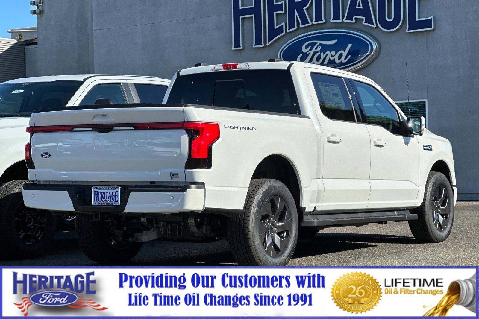2025 Ford F-150 Lightning Lariat photo 3