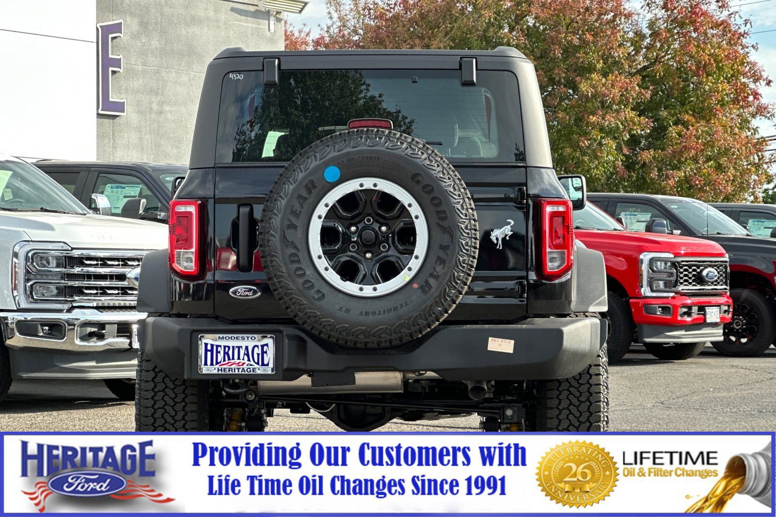 2025 Ford Bronco Base photo 4