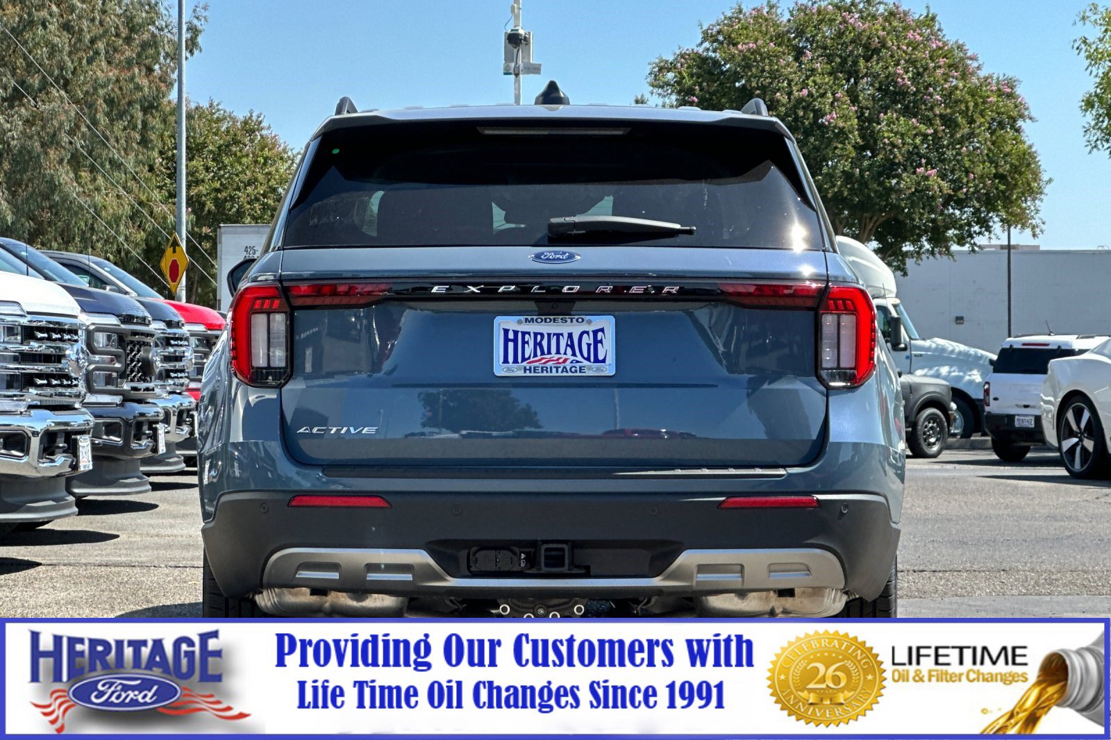 2025 Ford Explorer photo 4