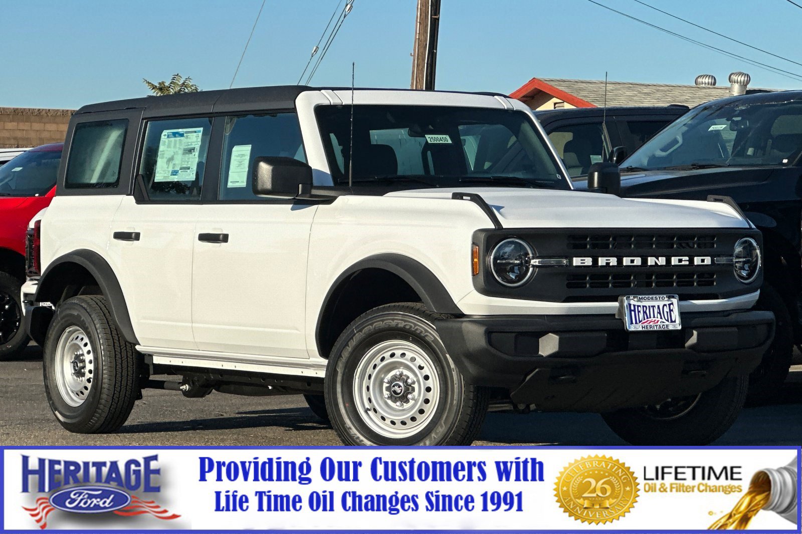 2025 Ford Bronco 4-Door Base's photo