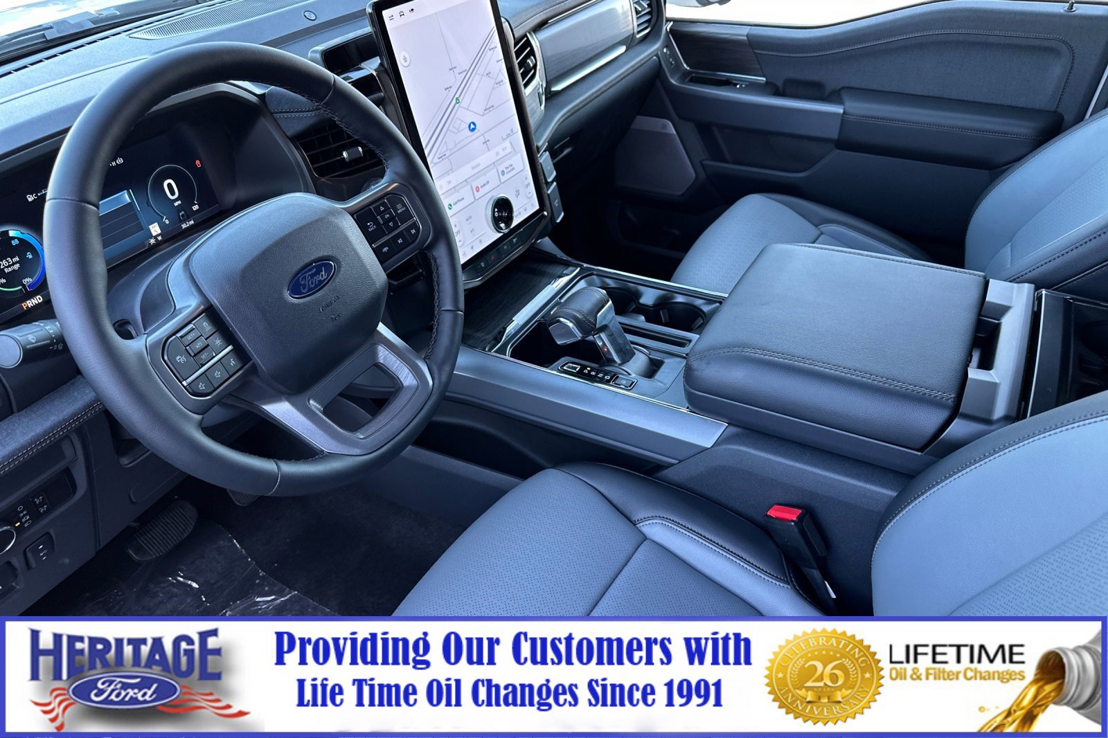 2025 Ford F-150 Lightning Lariat photo 9