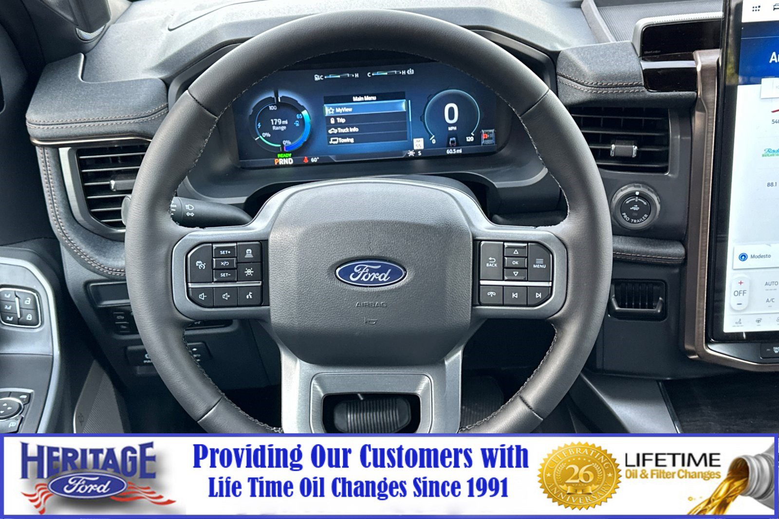 2025 Ford F-150 Lightning Lariat photo 10