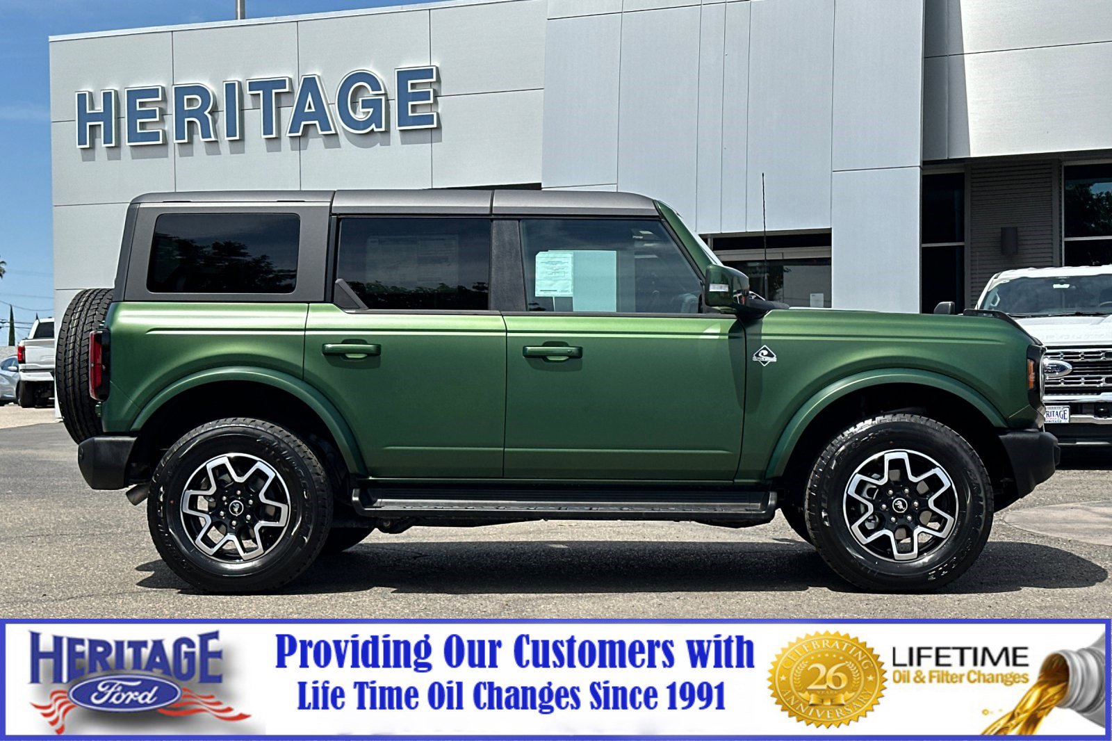 2025 Ford Bronco Outer Banks photo 2
