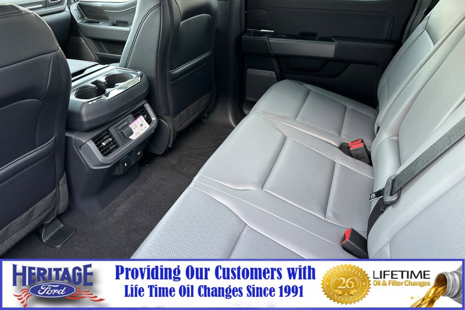 2025 Ford F-150 Lightning Lariat photo 8