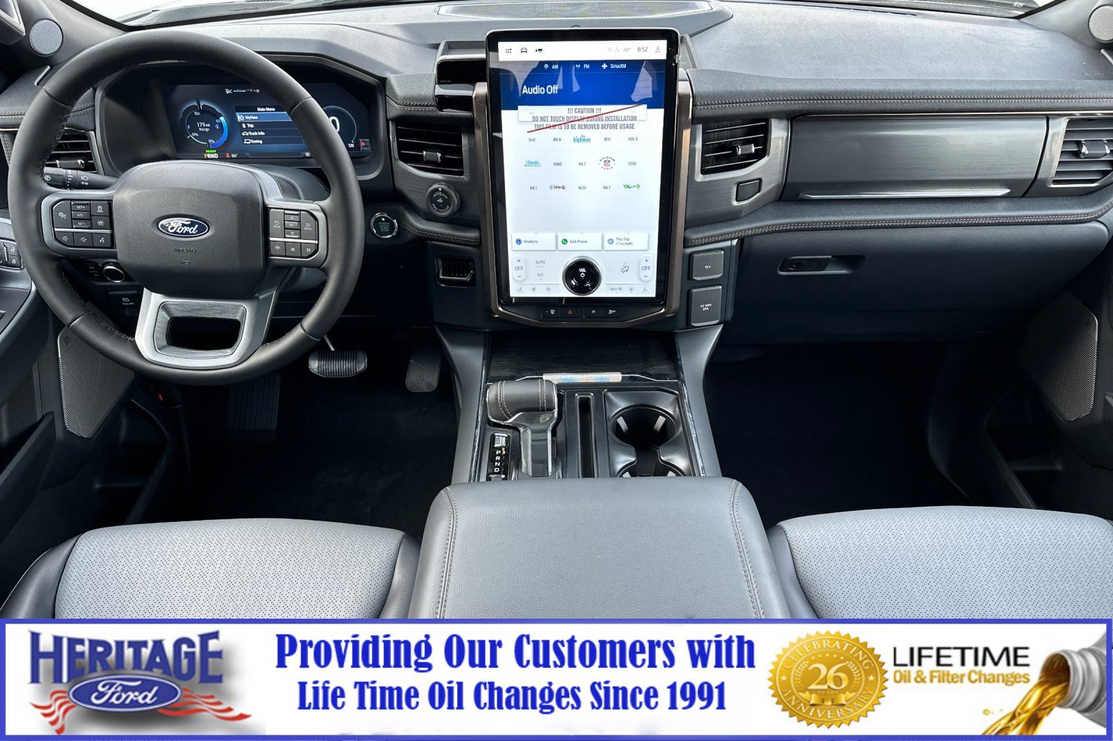 2025 Ford F-150 Lightning Lariat photo 9