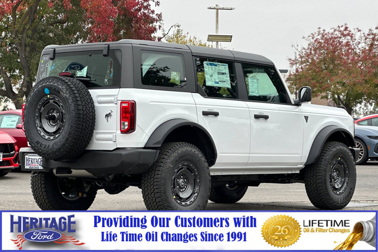 2025 Ford Bronco Base photo 3